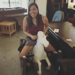 Meet your Posher, Roxanne